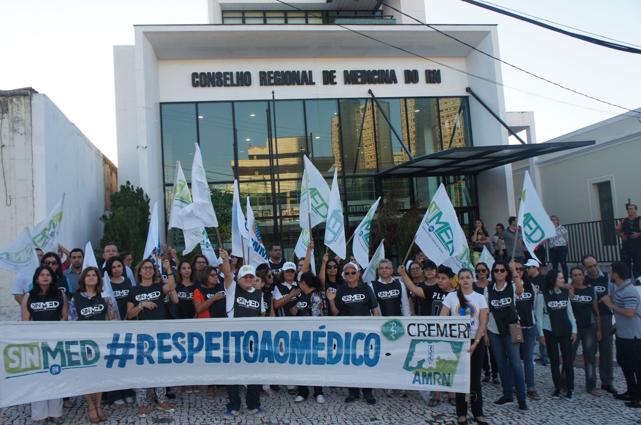 Médicos de Natal foram às ruas contra declarações de Ricardo Barros