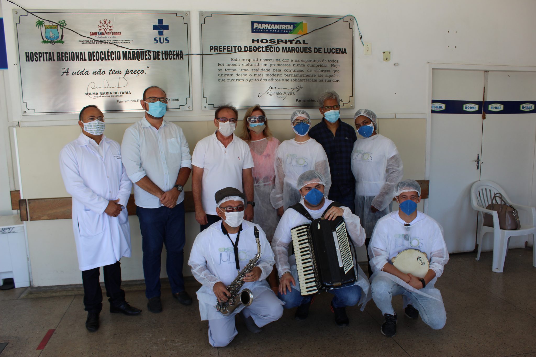 Médicos do Hospital Deoclécio Marques recebem o Sinmed RN por comemoração ao Dia do Médico