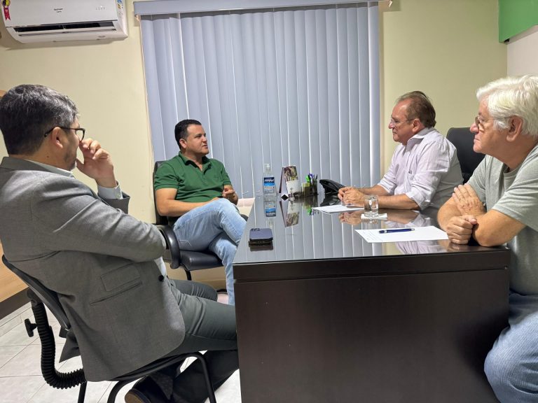 Sinmed RN se reúne com o prefeito de Guamaré para tratar sobre atraso de pagamentos